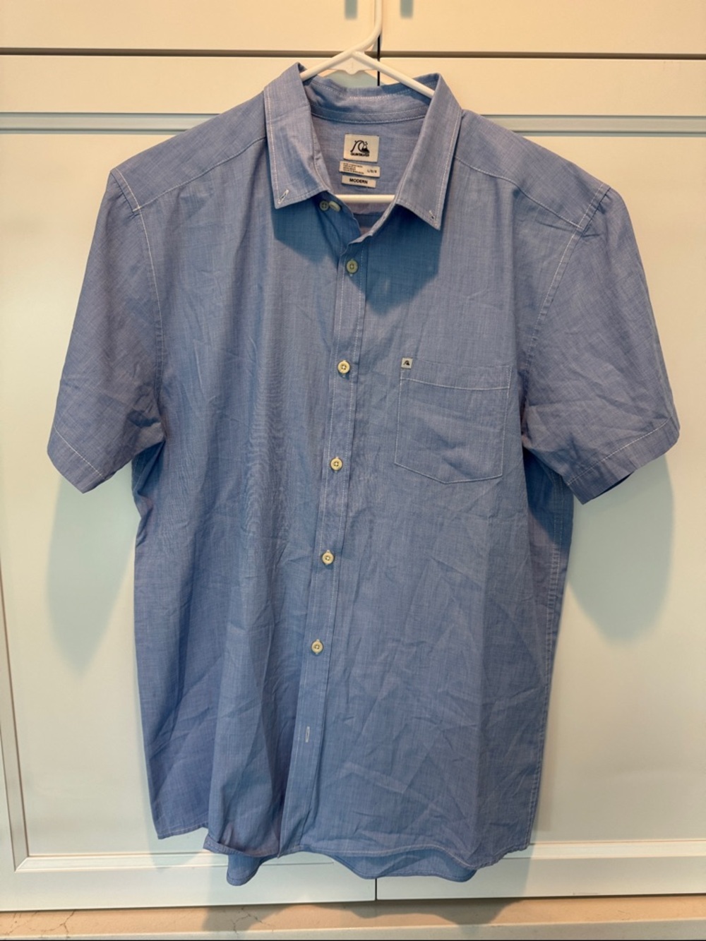 Quiksilver Men's Short Sleeve Button-Down Shirt in Blue